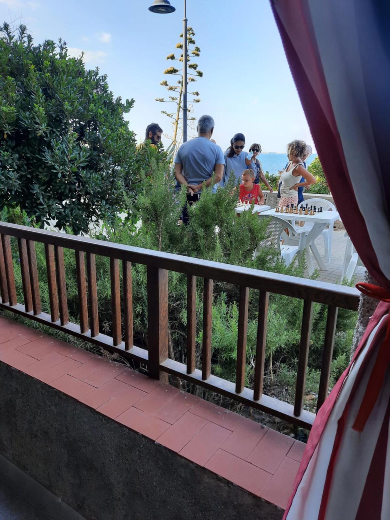 Lungomare Chess Apartment S'archittu Cuglieri Luaran gambar