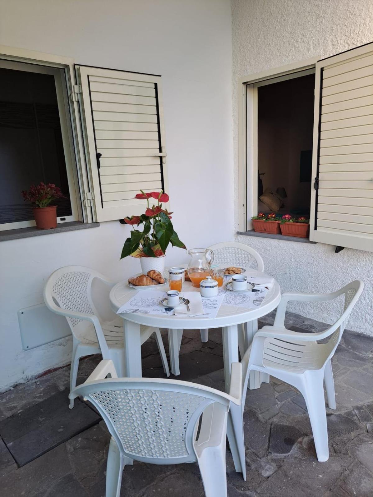 Lungomare Chess Apartment S'archittu Cuglieri Luaran gambar