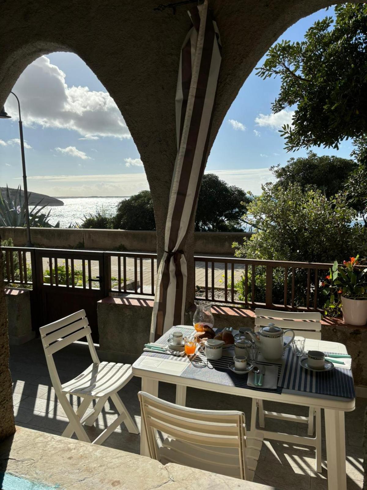 Lungomare Chess Apartment S'archittu Cuglieri Luaran gambar